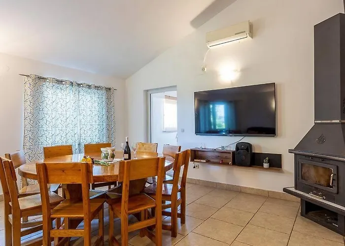 Villa Versovica By Briskva Peruški