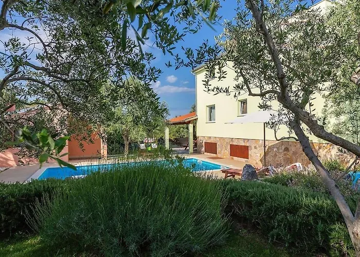 Villa Versovica By Briskva Peruški